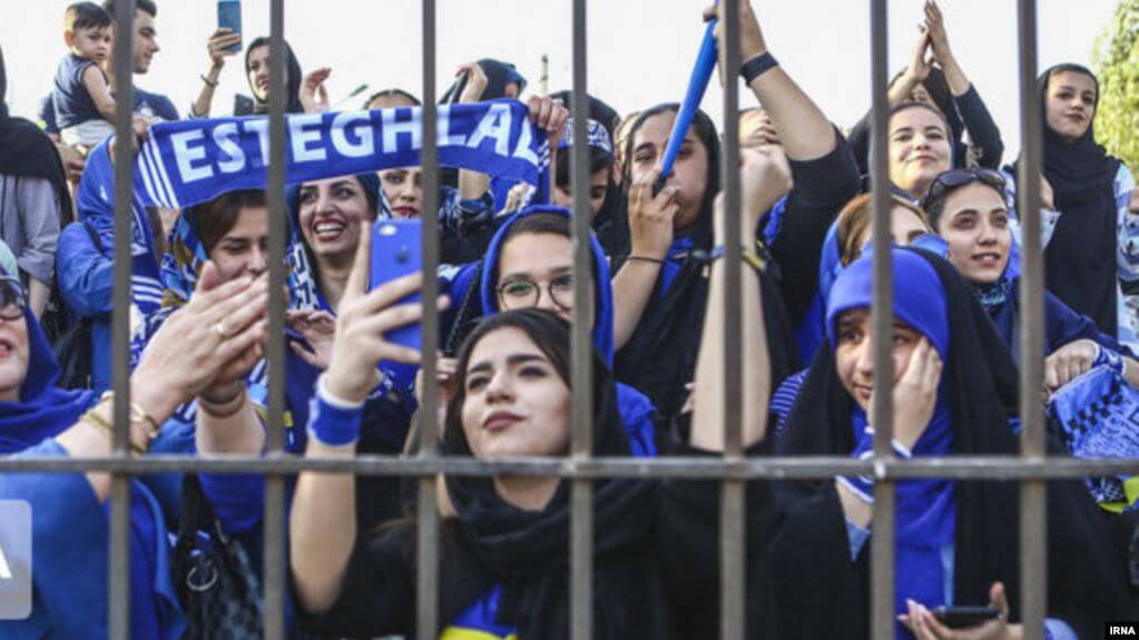 Arrested for entering football stadium, Sahar Khodayari, known as the “Blue Girl”, dies in Iran after setting herself on fire